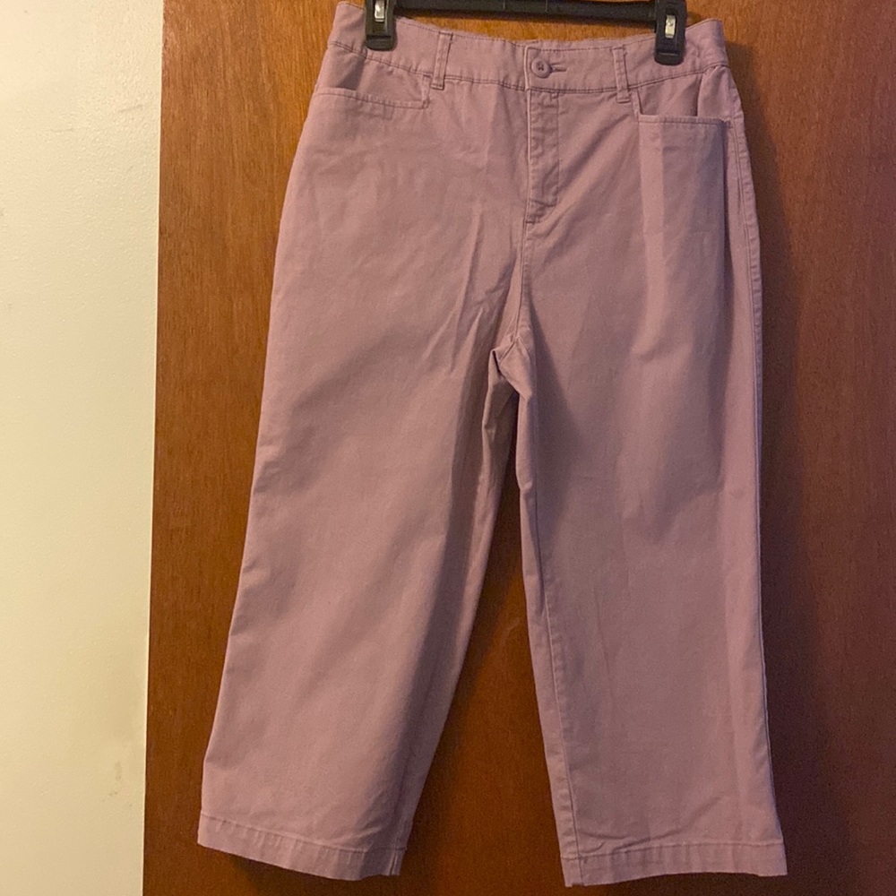Croft and Barrow Size 8 Cotton Stretchy Lilac Capri Pants